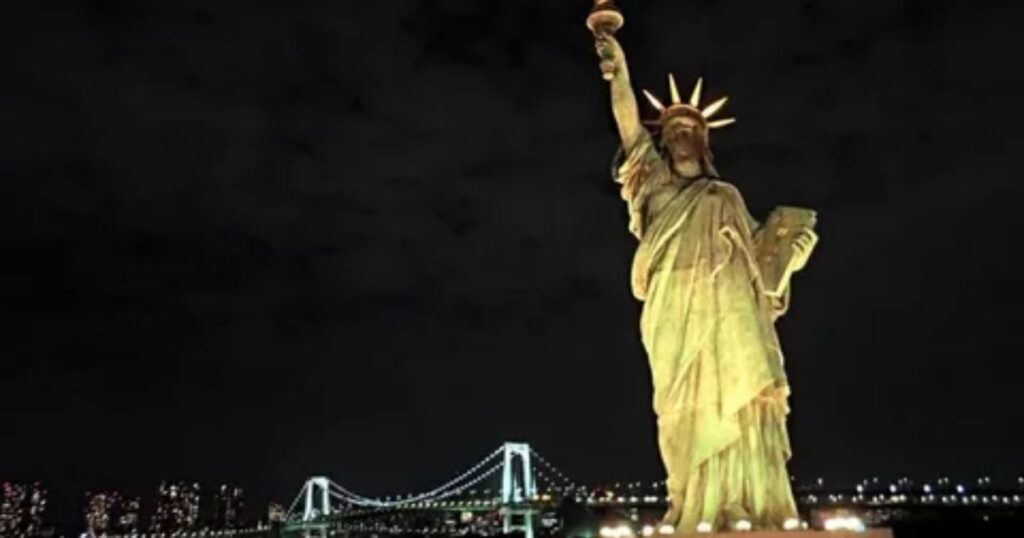 Best Times and Spots to Witness Lightning at the Statue of Liberty